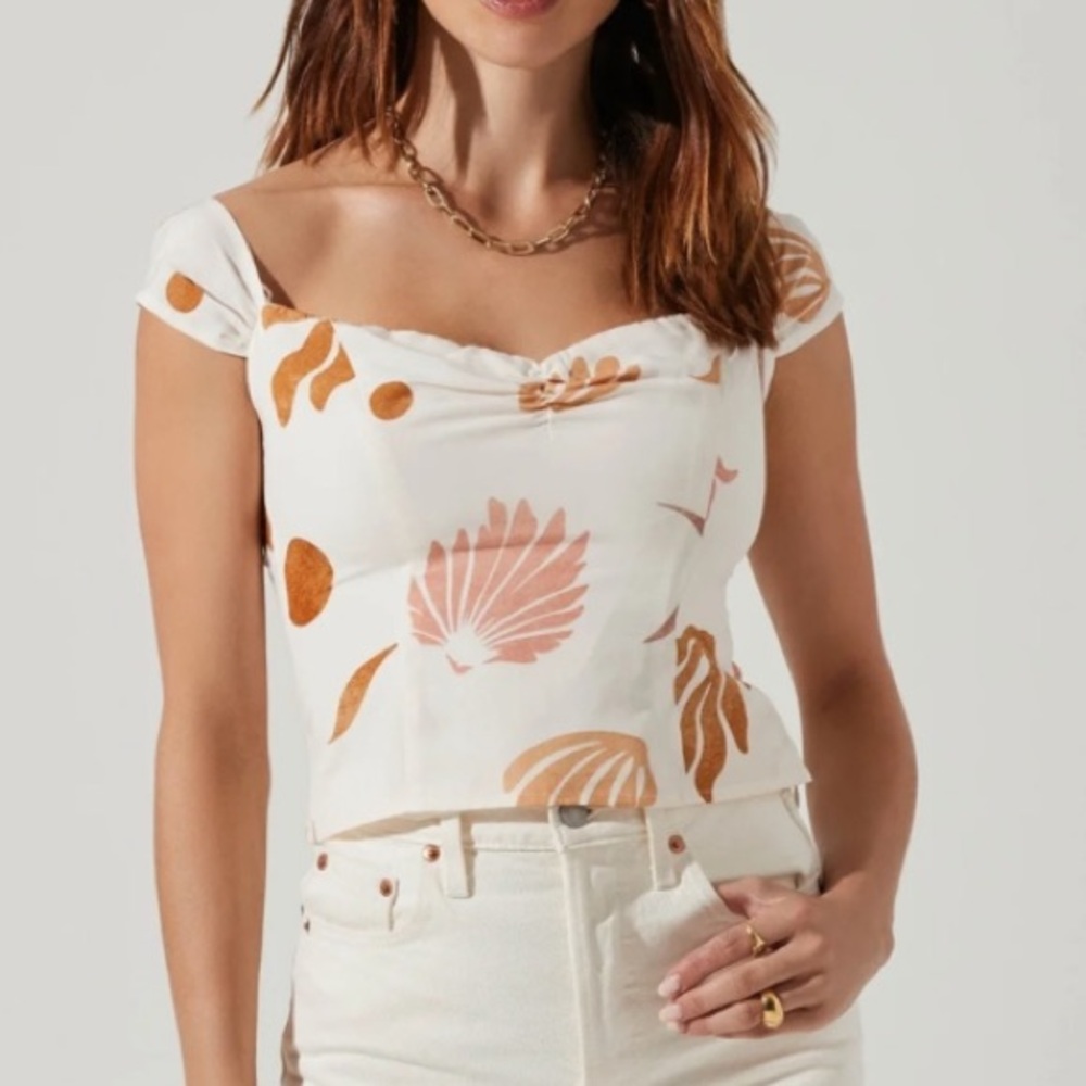 ASTR The Label Aneesa Sweetheart Neck Shirred Coastal Cowgirl Top